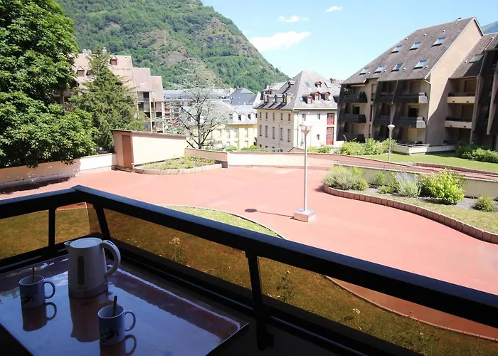 Appartement Centre-ville Bagnères-de-luchon T2 Avec Balcon, Wifi, Animaux Admis - Fr-1-313-233
