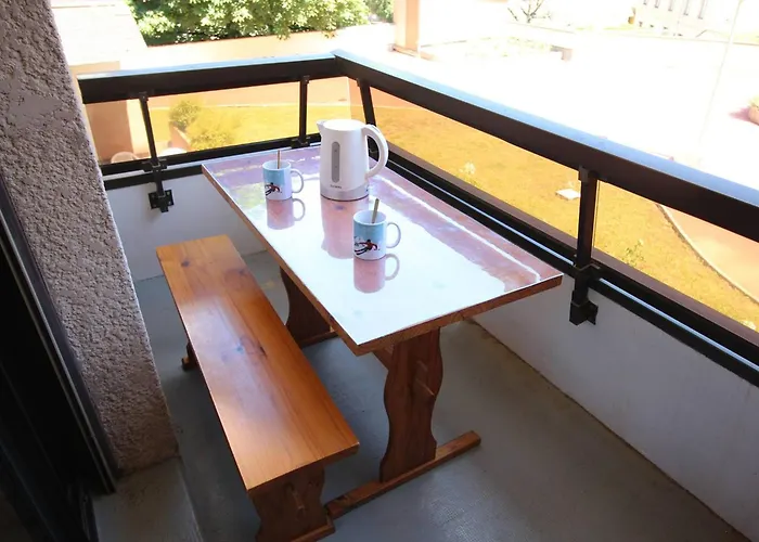 Centre-ville Bagnères-de-luchon T2 Avec Balcon, Wifi, Animaux Admis - Fr-1-313-233